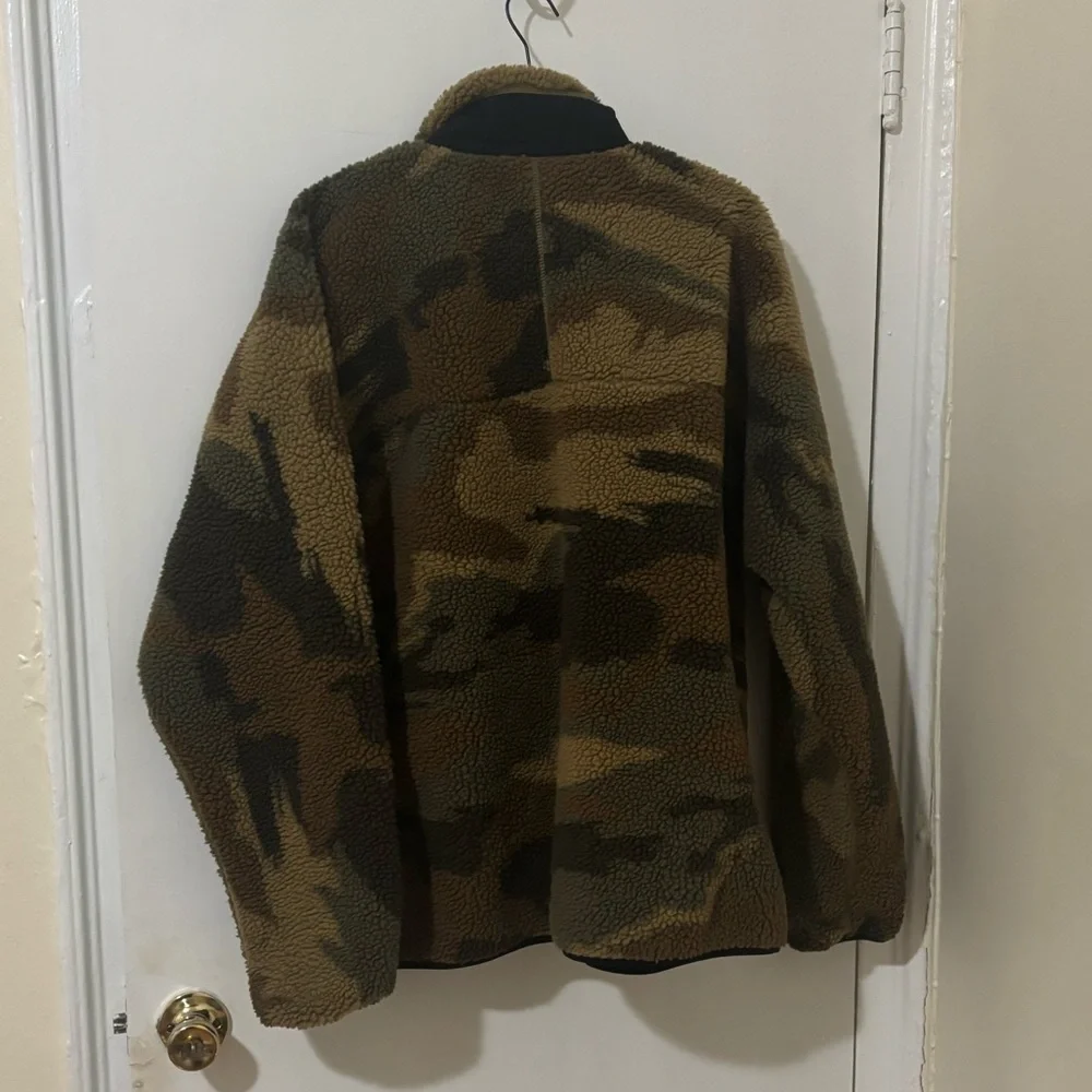 Patagonia Camo Fleece Jacket - Picture 2 of 7